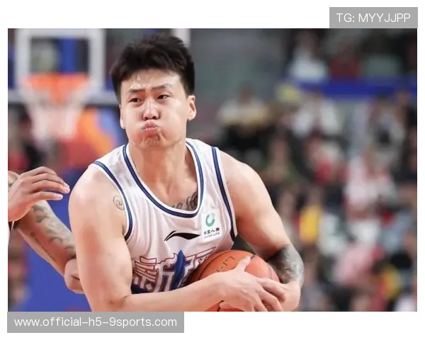 赵睿加盟首钢训练 球迷期待空前，赵睿是首发吗